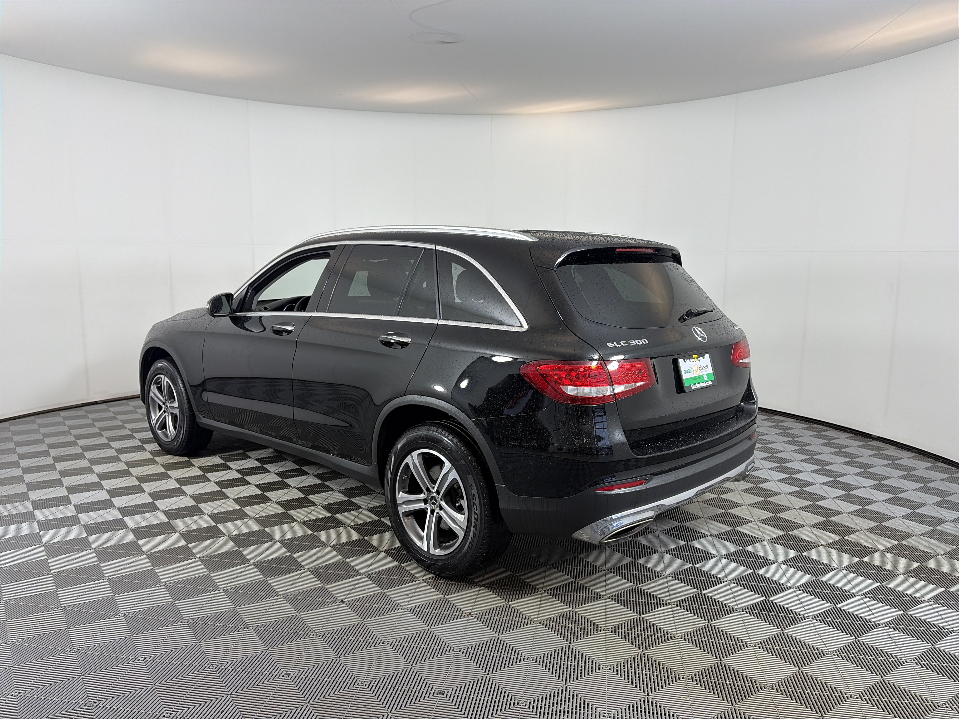 Used 2019 Mercedes-Benz GLC 300 4MATIC image 8