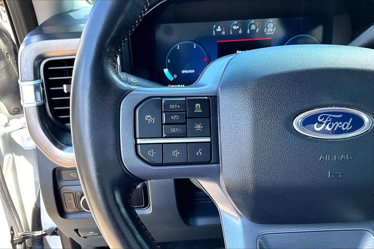 Used 2023 Ford F350 Lariat w/ Lariat Ultimate Package AWD/4WD image 24