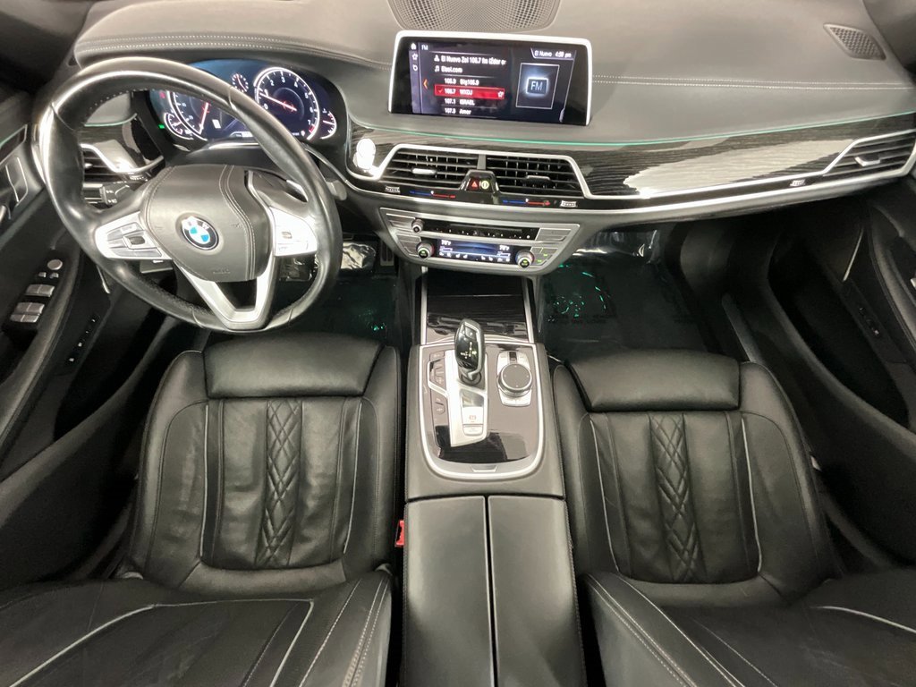 Used 2019 BMW 750i image 14