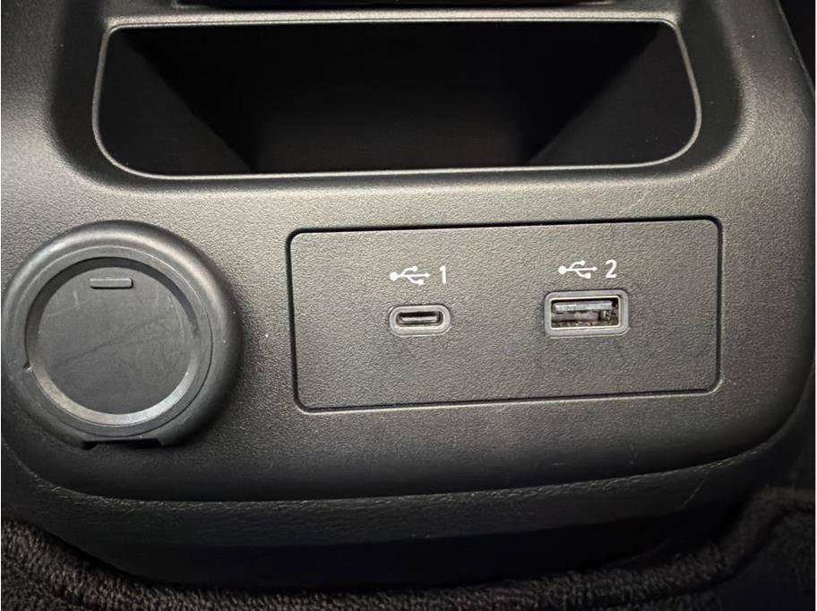 Used 2024 Nissan Ariya AWD image 29