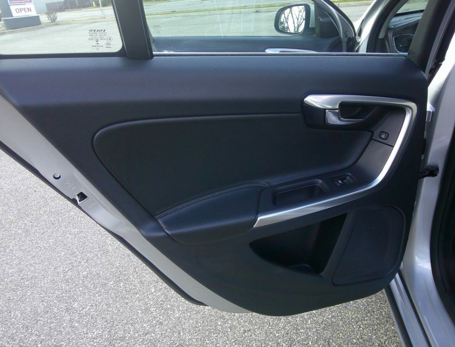 Used 2016 Volvo S60 T5 Premier w/ Convenience Package image 40