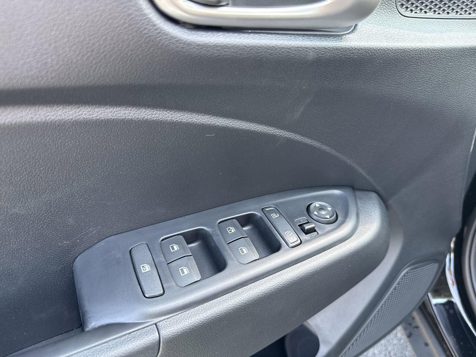 Used 2026 Hyundai Venue SEL FWD image 16