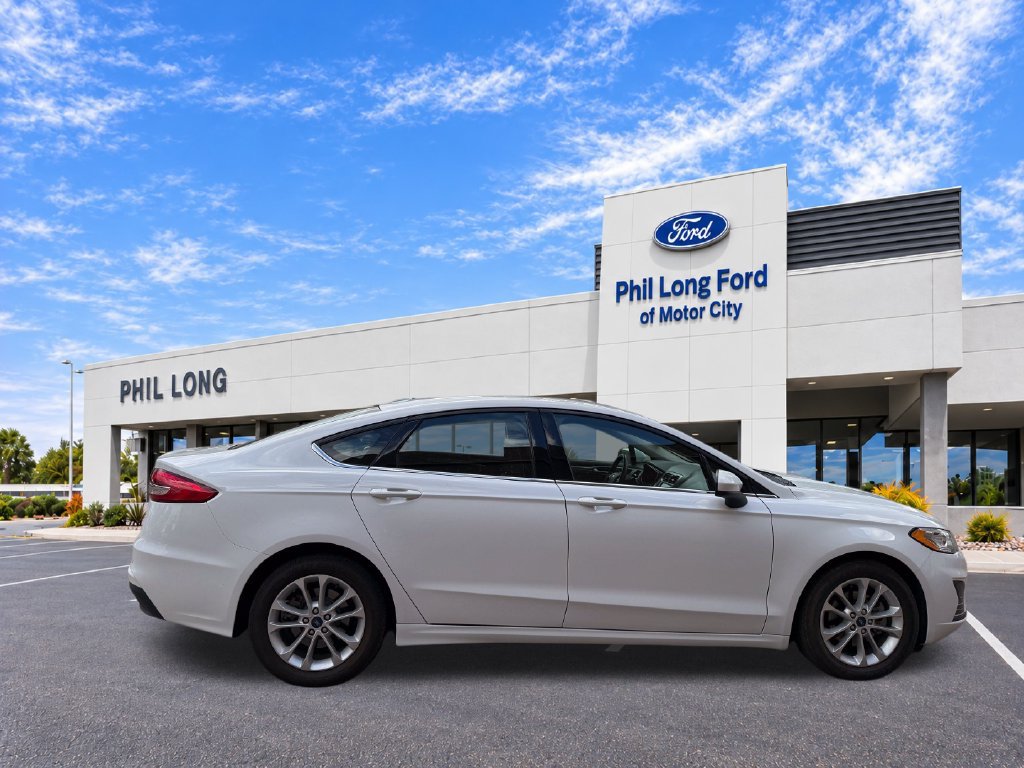 Used 2020 Ford Fusion SE FWD image 8