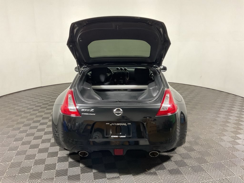 Used 2014 Nissan 370Z Coupe RWD image 12