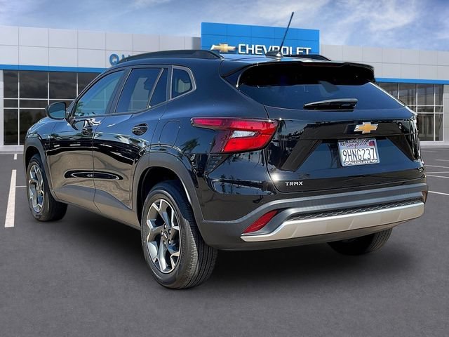Certified 2024 Chevrolet Trax LT w/ Driver Confidence Package FWD image 5