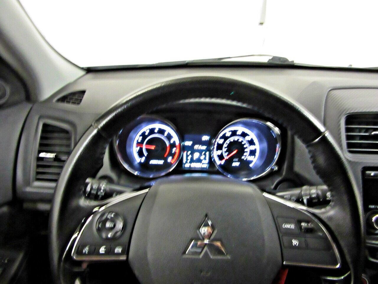 Used 2016 Mitsubishi Outlander Sport ES AWD/4WD image 17