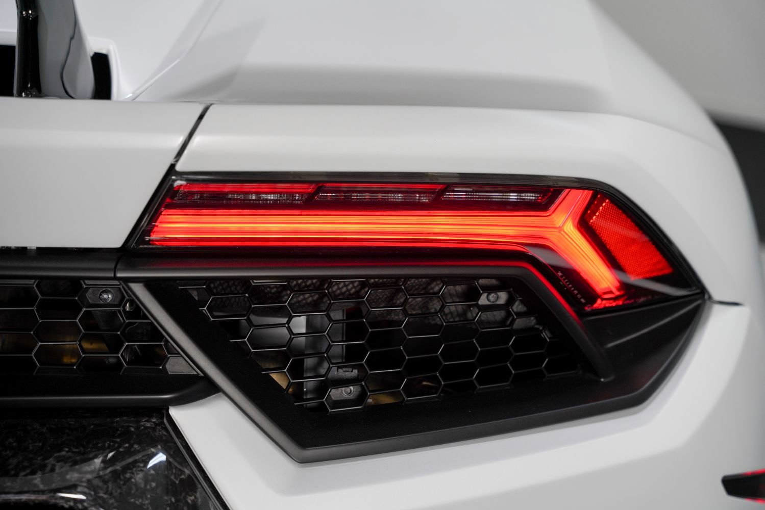 Used 2018 Lamborghini Huracan Performante image 24