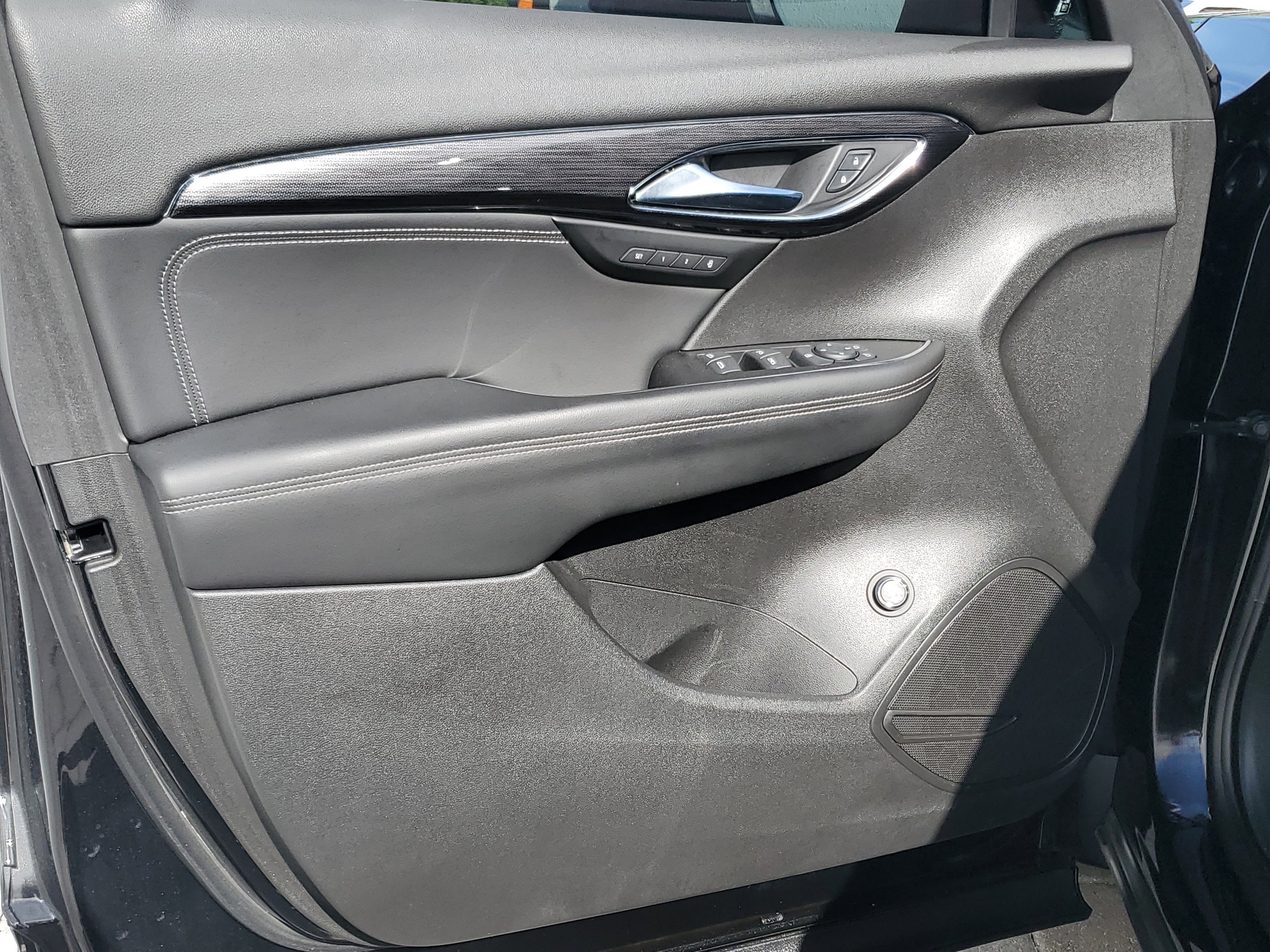 Used 2023 Buick Envision Essence w/ Sport Touring Package image 19