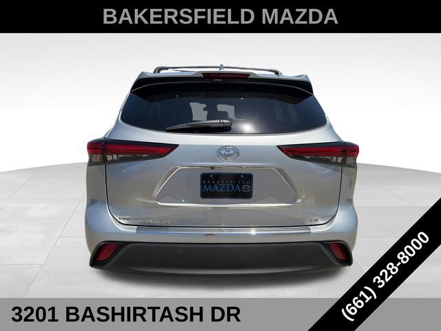 Used 2021 Toyota Highlander LE FWD image 4