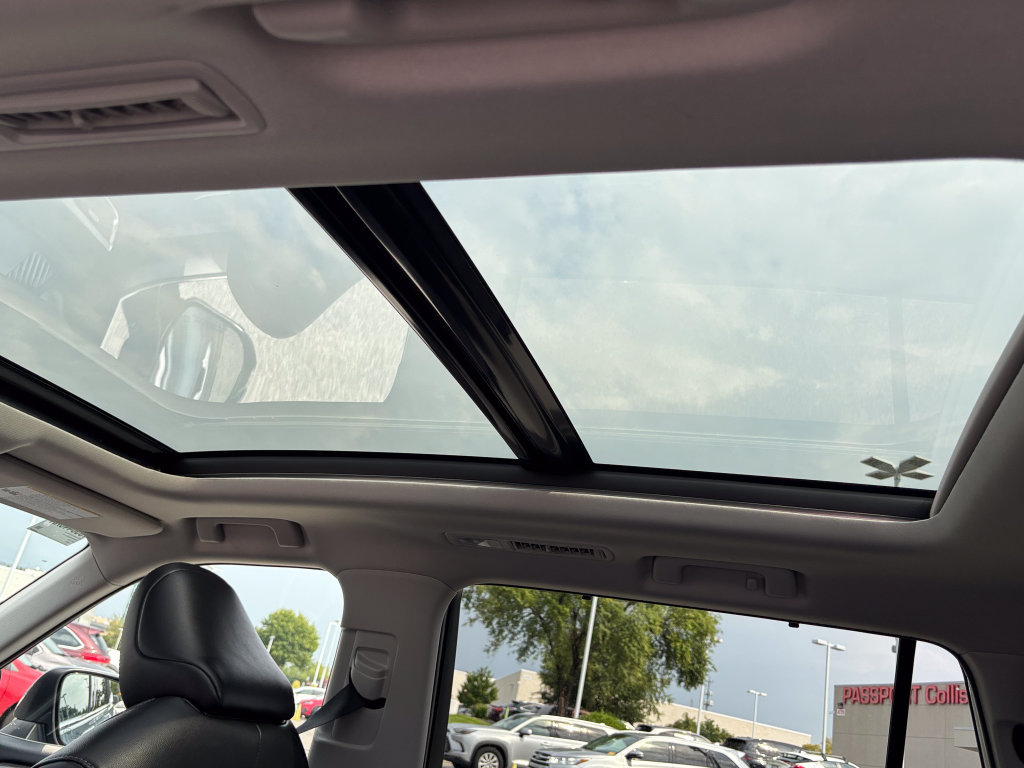 Certified 2021 Toyota Highlander Platinum AWD/4WD image 18