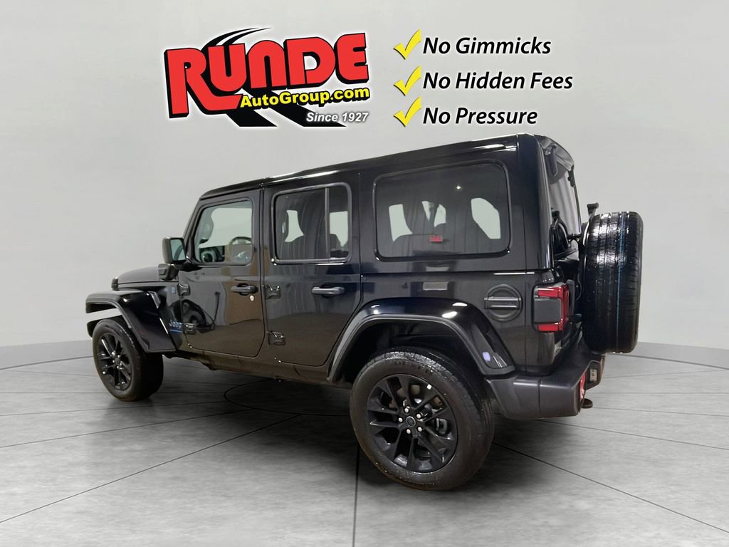 Used 2025 Jeep Wrangler Unlimited Sahara w/ Safety Group image 4