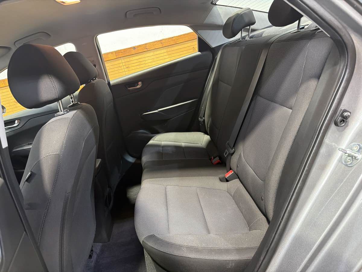 Used 2021 Hyundai Accent SEL w/ Cargo Package FWD image 24