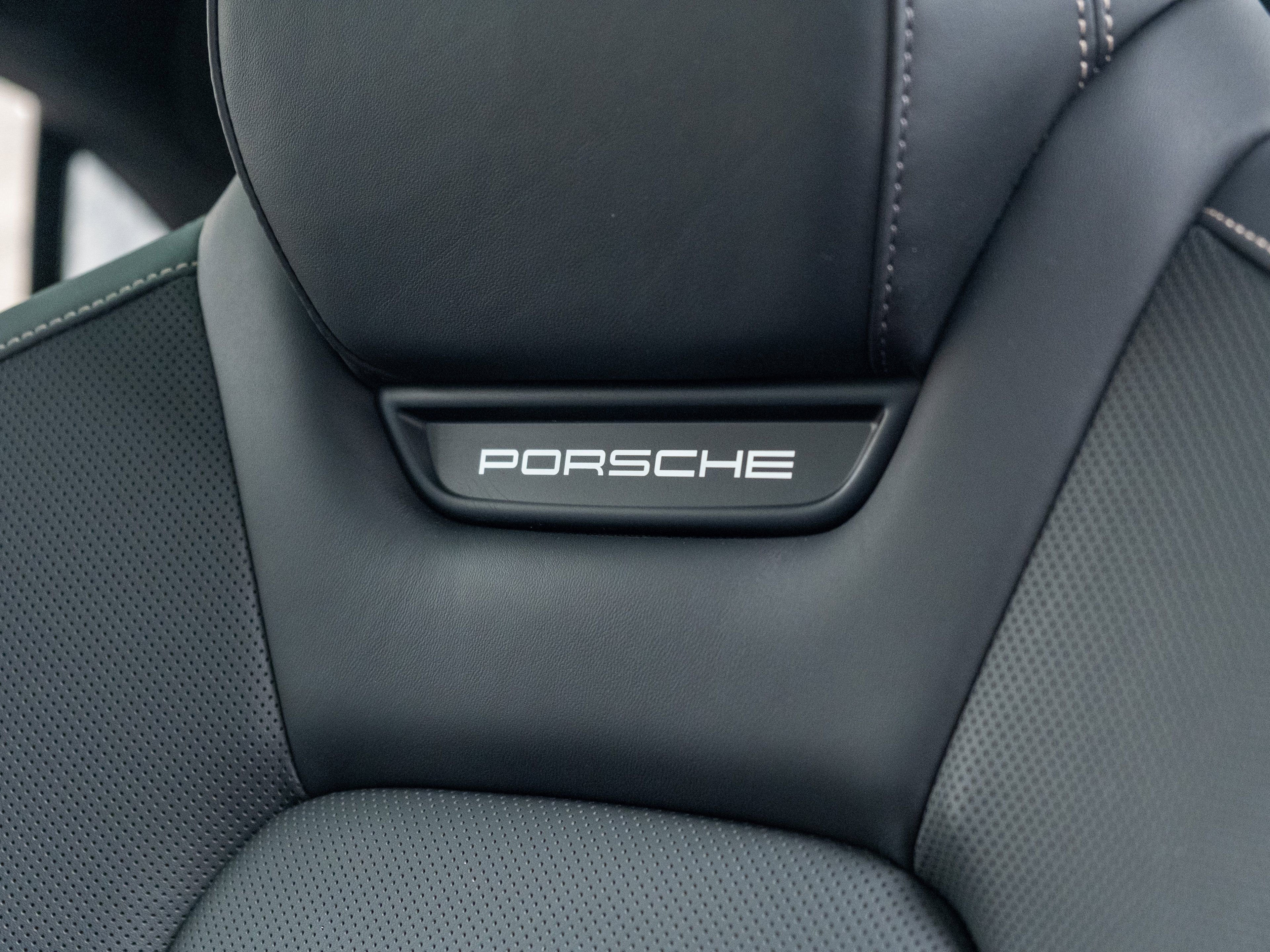 Certified 2025 Porsche Macan Turbo Electric image 22