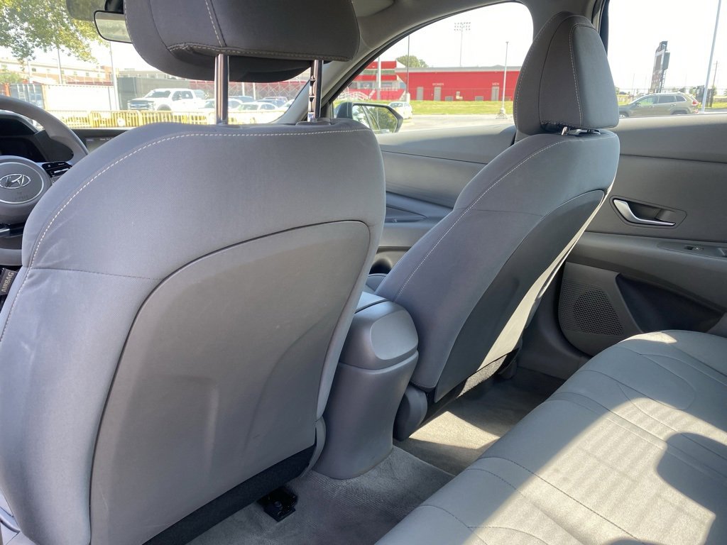 Used 2023 Hyundai Elantra SEL w/ Preferred Accessory Package image 30