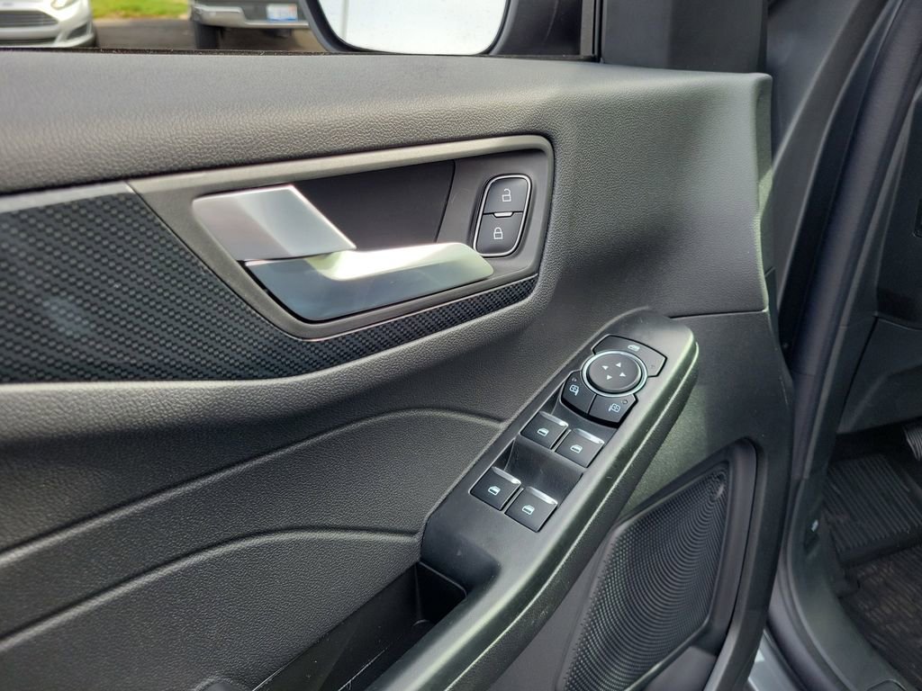 New 2026 Ford Escape ST-Line w/ Cold Weather Package image 19