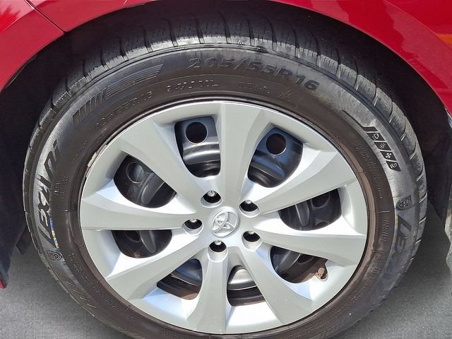 Used 2025 Toyota Corolla LE FWD image 7