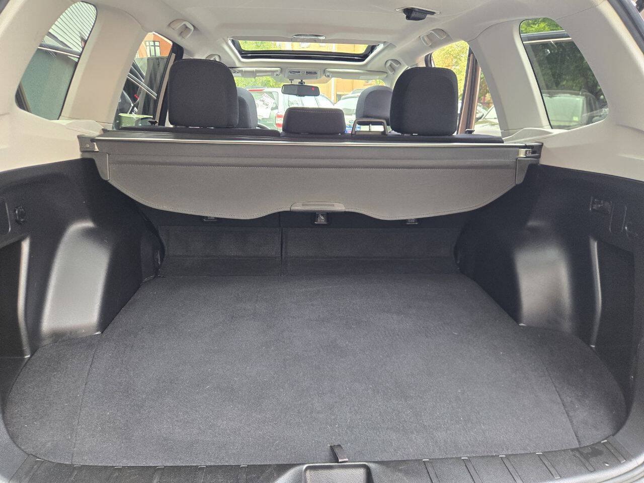 Used 2015 Subaru Forester 2.5i Premium w/ All-Weather Package AWD/4WD image 10