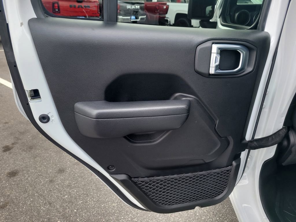 Used 2023 Jeep Gladiator Sport image 8