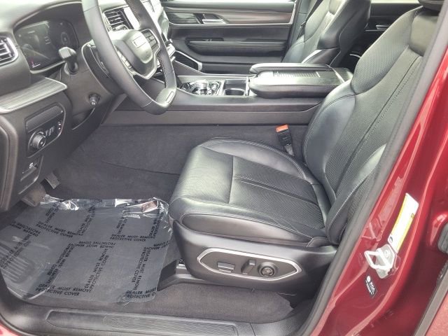 Used 2023 Jeep Wagoneer L Series III w/ Preferred Equipment Group AWD/4WD image 12