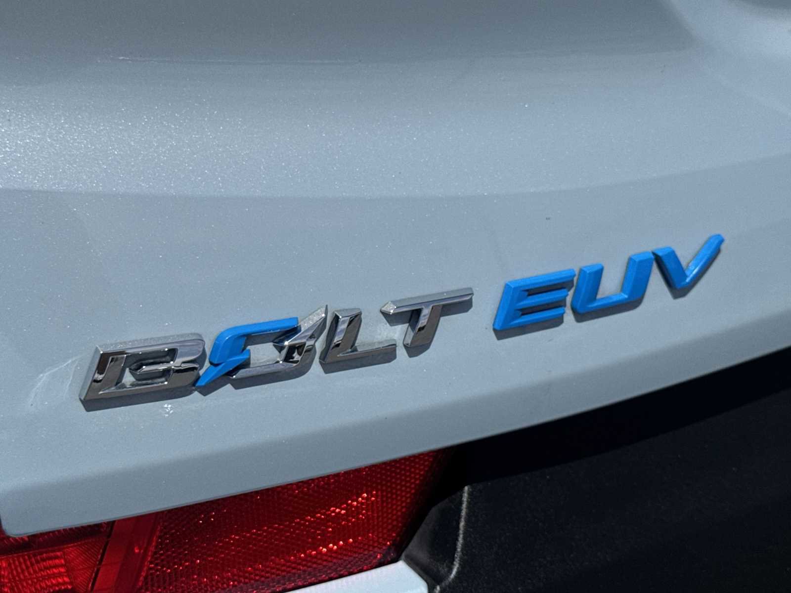 Used 2023 Chevrolet Bolt EUV LT w/ Convenience Package FWD image 11