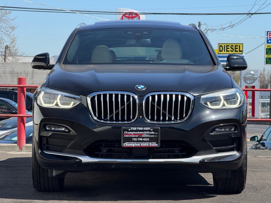 Used 2020 BMW X4 xDrive30i w/ Executive Package image 2
