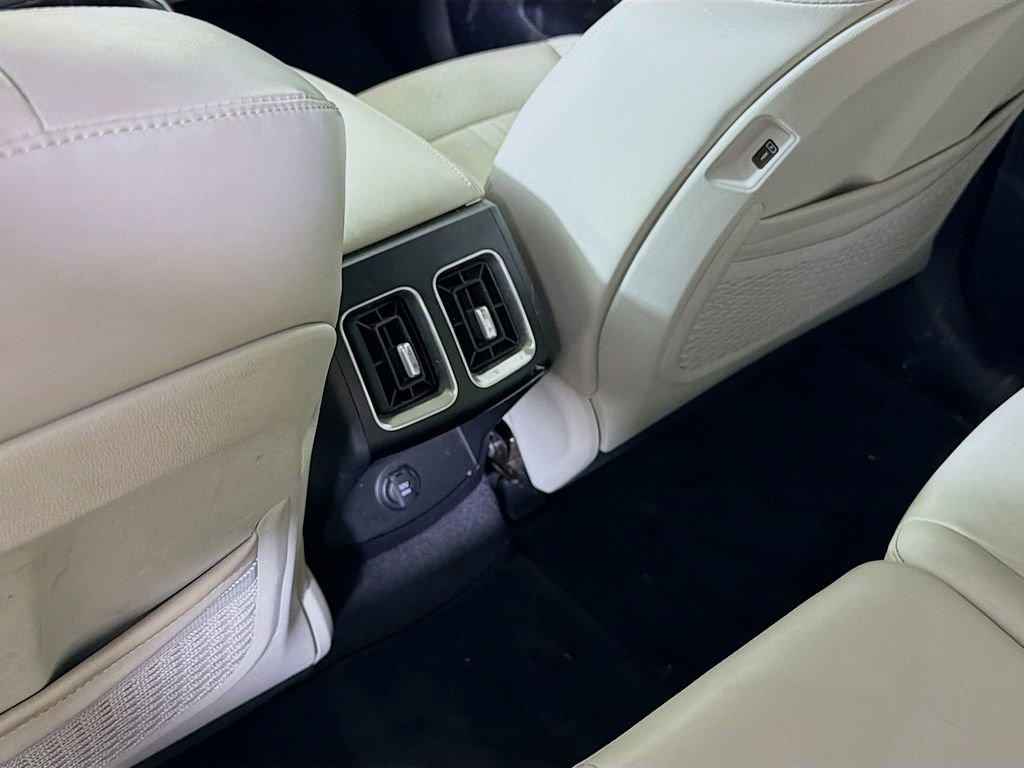 Used 2025 Kia Sorento S image 27