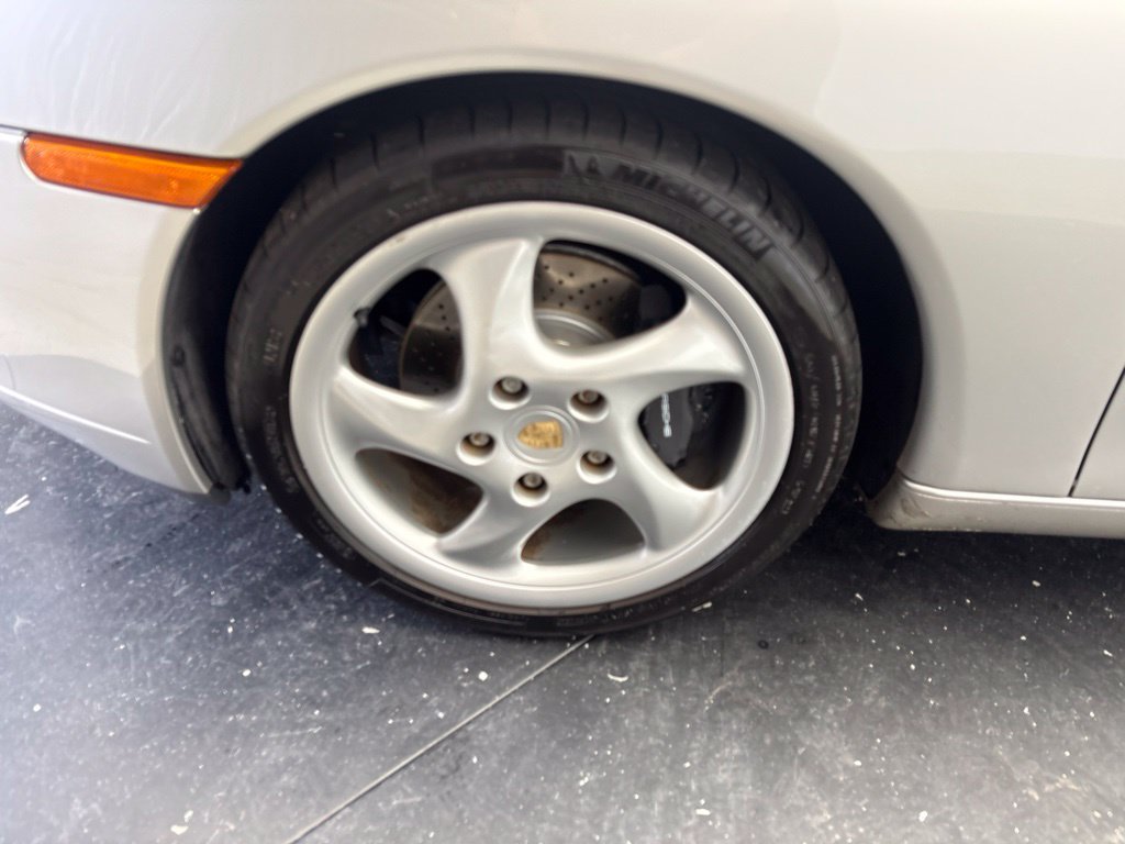 Used 2001 Porsche 911 Carrera RWD image 13