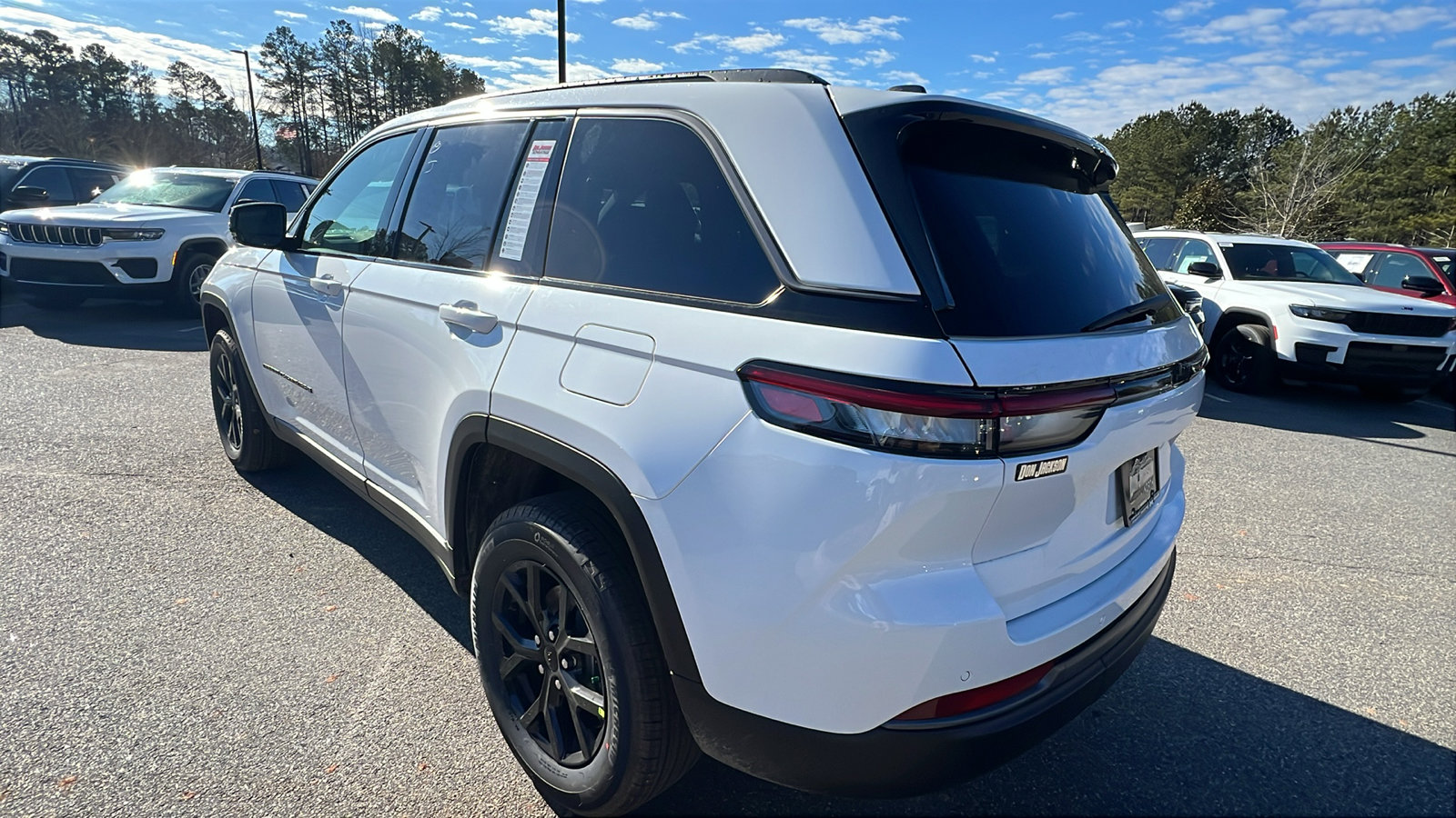 New 2026 Jeep Grand Cherokee Altitude image 10