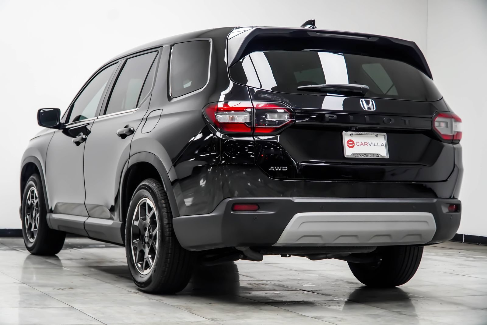 Used 2025 Honda Pilot EX-L image 12