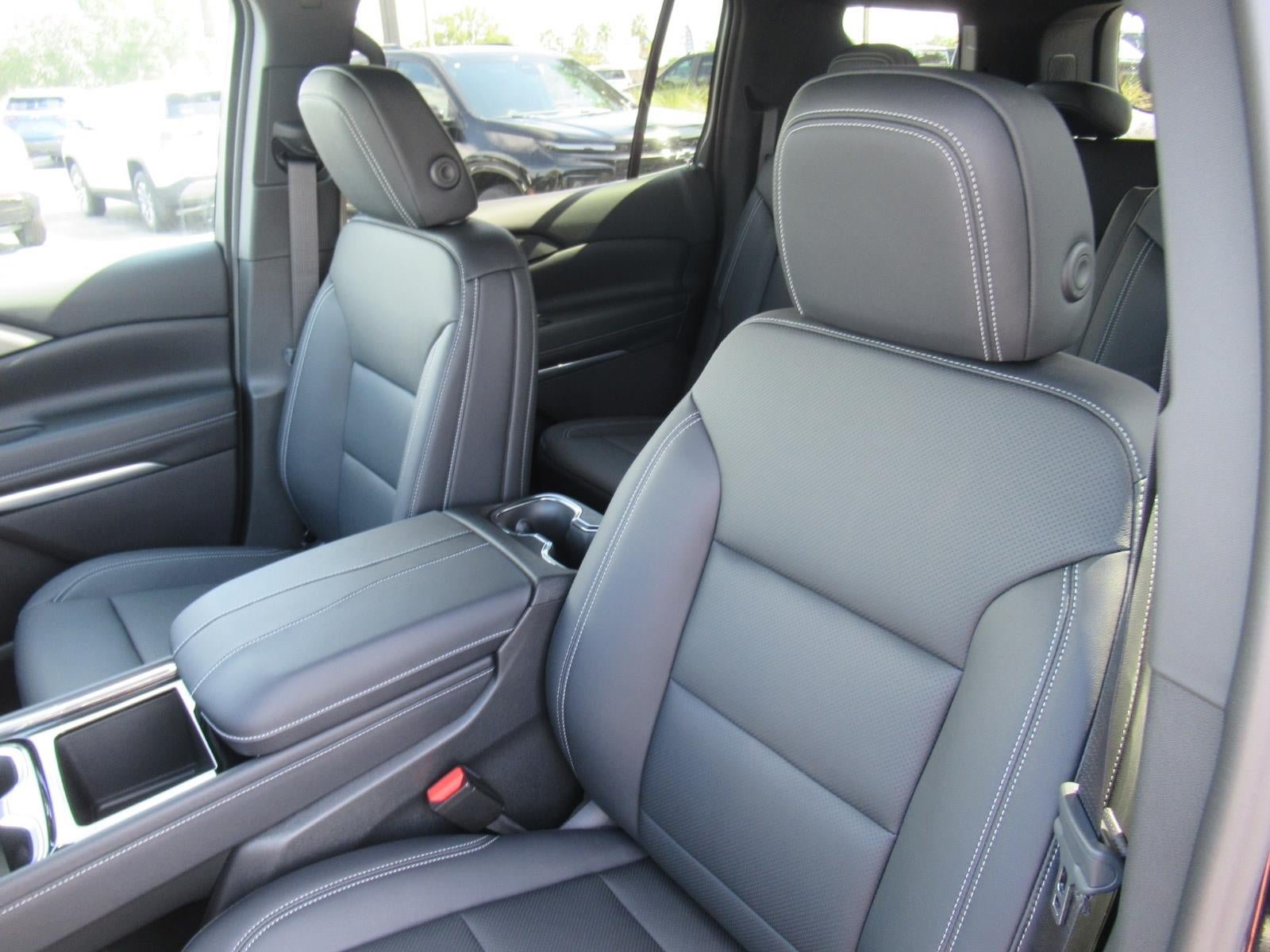 New 2027 Chevrolet Traverse LT FWD image 17