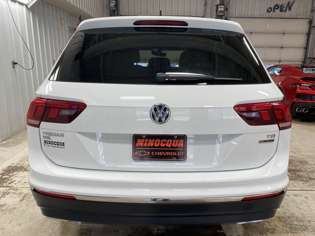 Used 2018 Volkswagen Tiguan SEL w/ 3rd Row Seat Package image 12