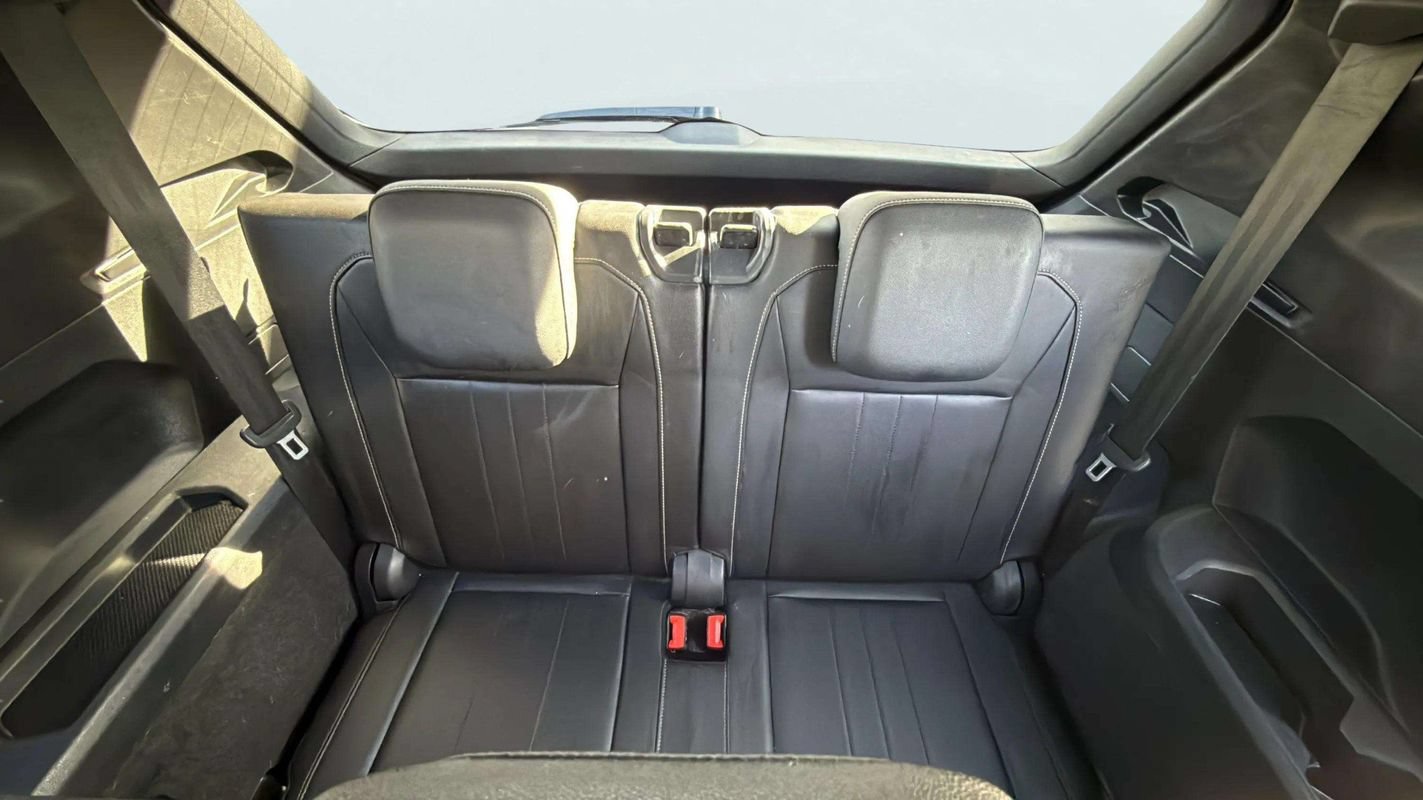 Used 2023 Volkswagen Tiguan SE R-Line FWD image 15
