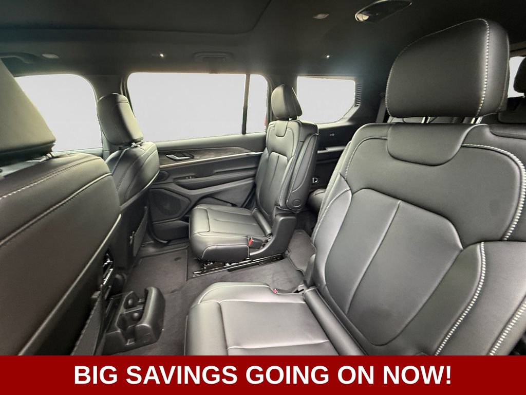 New 2027 Jeep Grand Cherokee L Limited w/ Limited Altitude Package AWD/4WD image 35