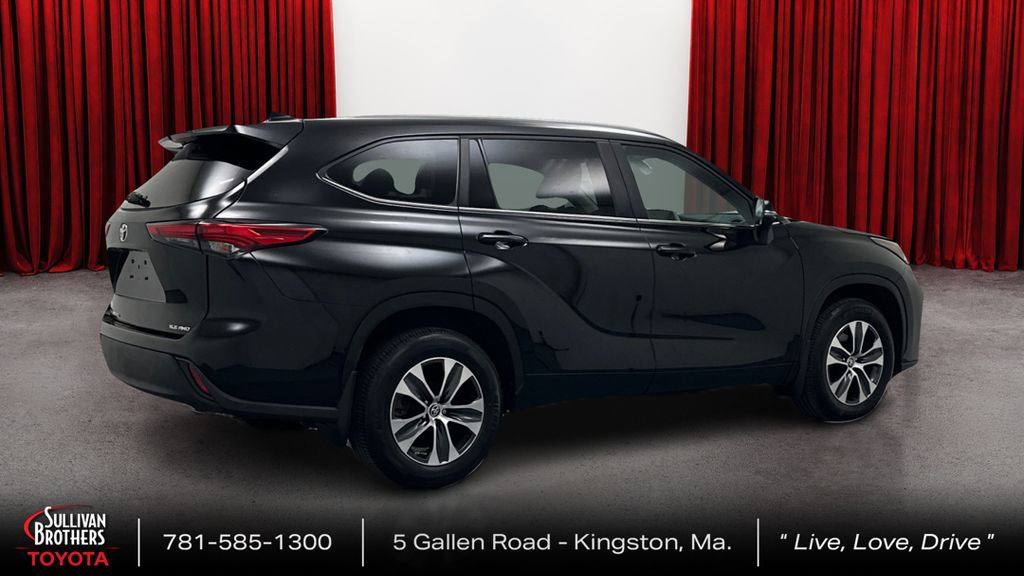Certified 2023 Toyota Highlander XLE AWD/4WD image 5