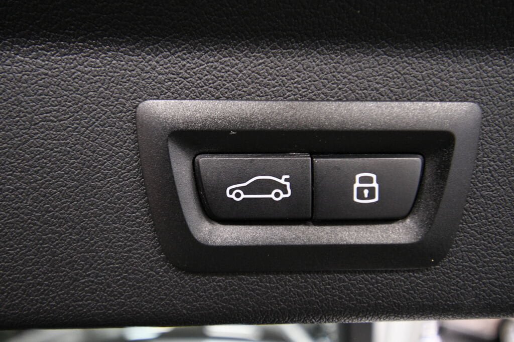 Used 2026 BMW X2 xDrive28i AWD/4WD image 25