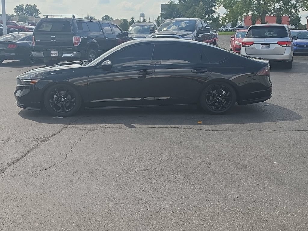 Used 2025 Honda Accord SE image 4