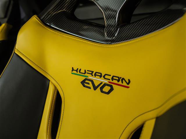 Used 2020 Lamborghini Huracan EVO image 30