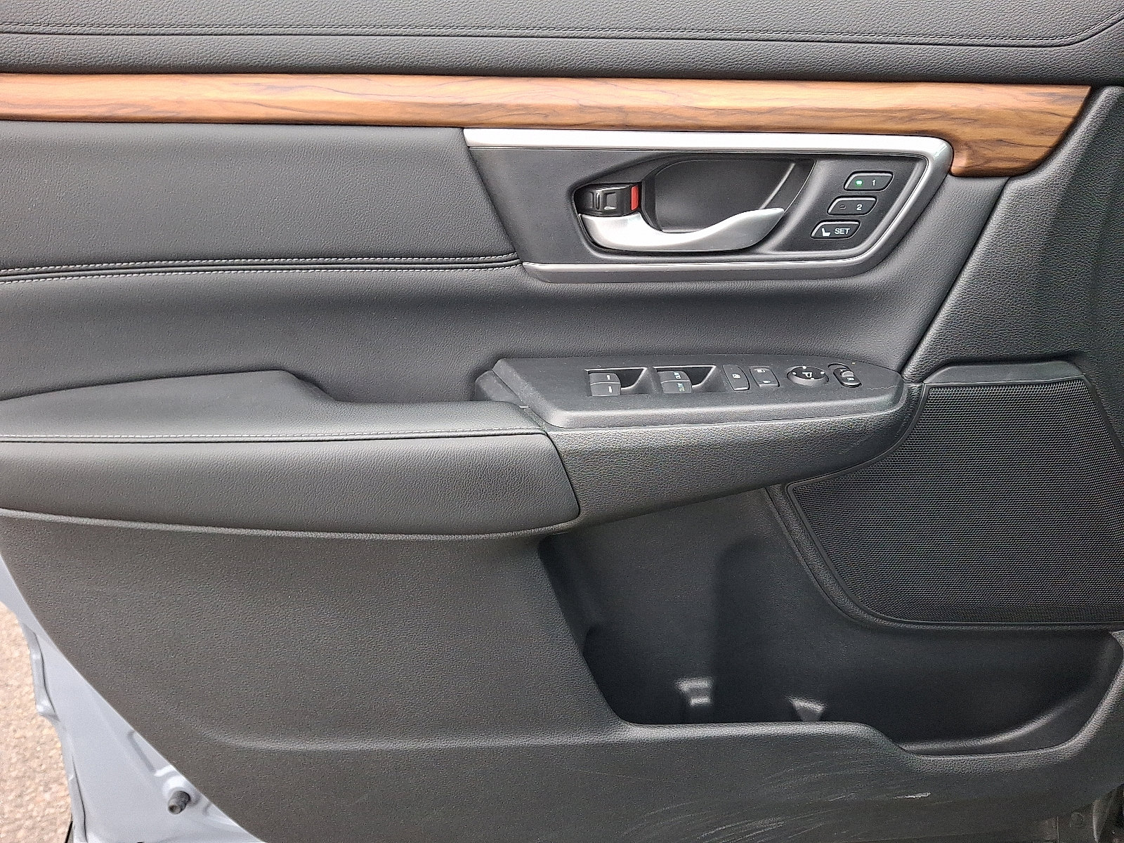 Used 2020 Honda CR-V Touring image 14