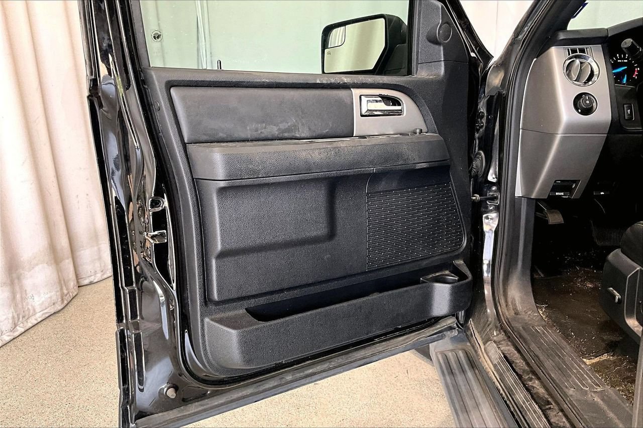 Used 2016 Ford Expedition XLT RWD image 21
