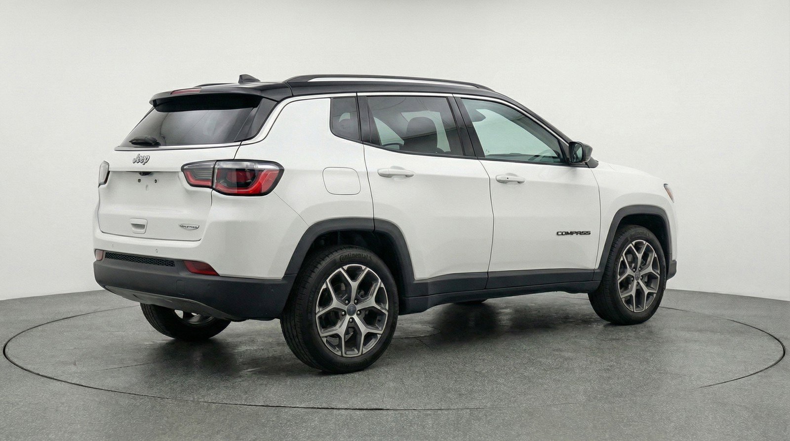 Used 2025 Jeep Compass Limited image 9
