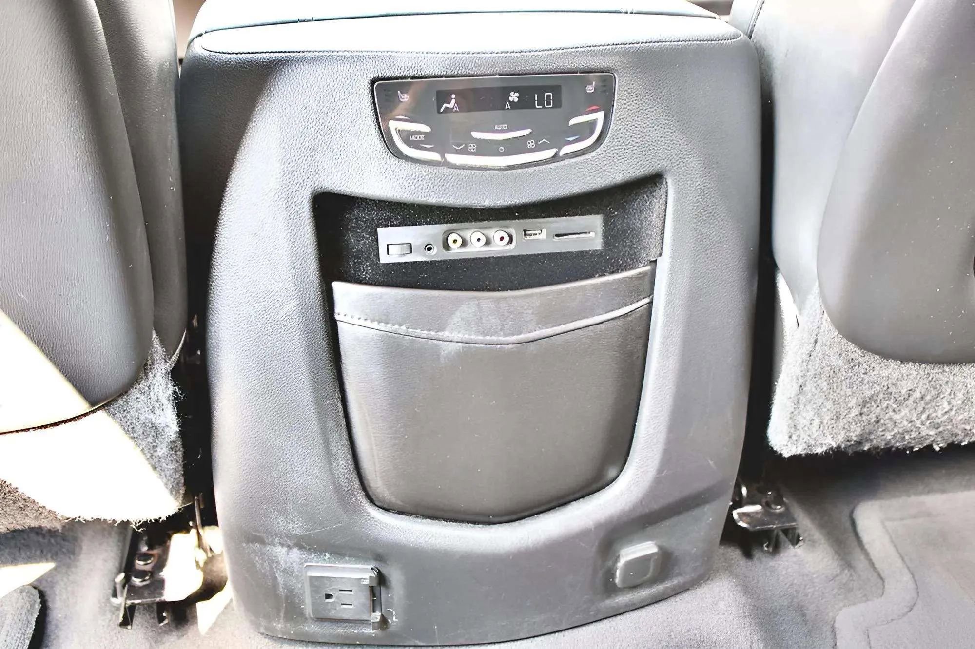 Used 2015 Cadillac Escalade ESV Premium image 21