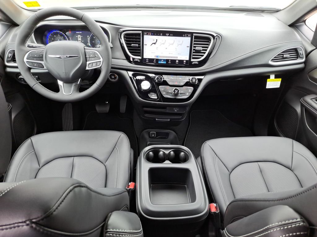 New 2026 Chrysler Pacifica Select image 12