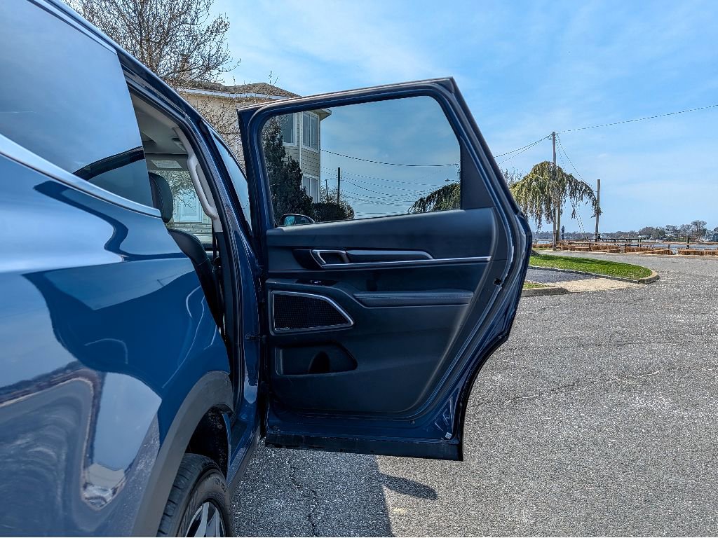 Used 2025 Kia Telluride S FWD image 13