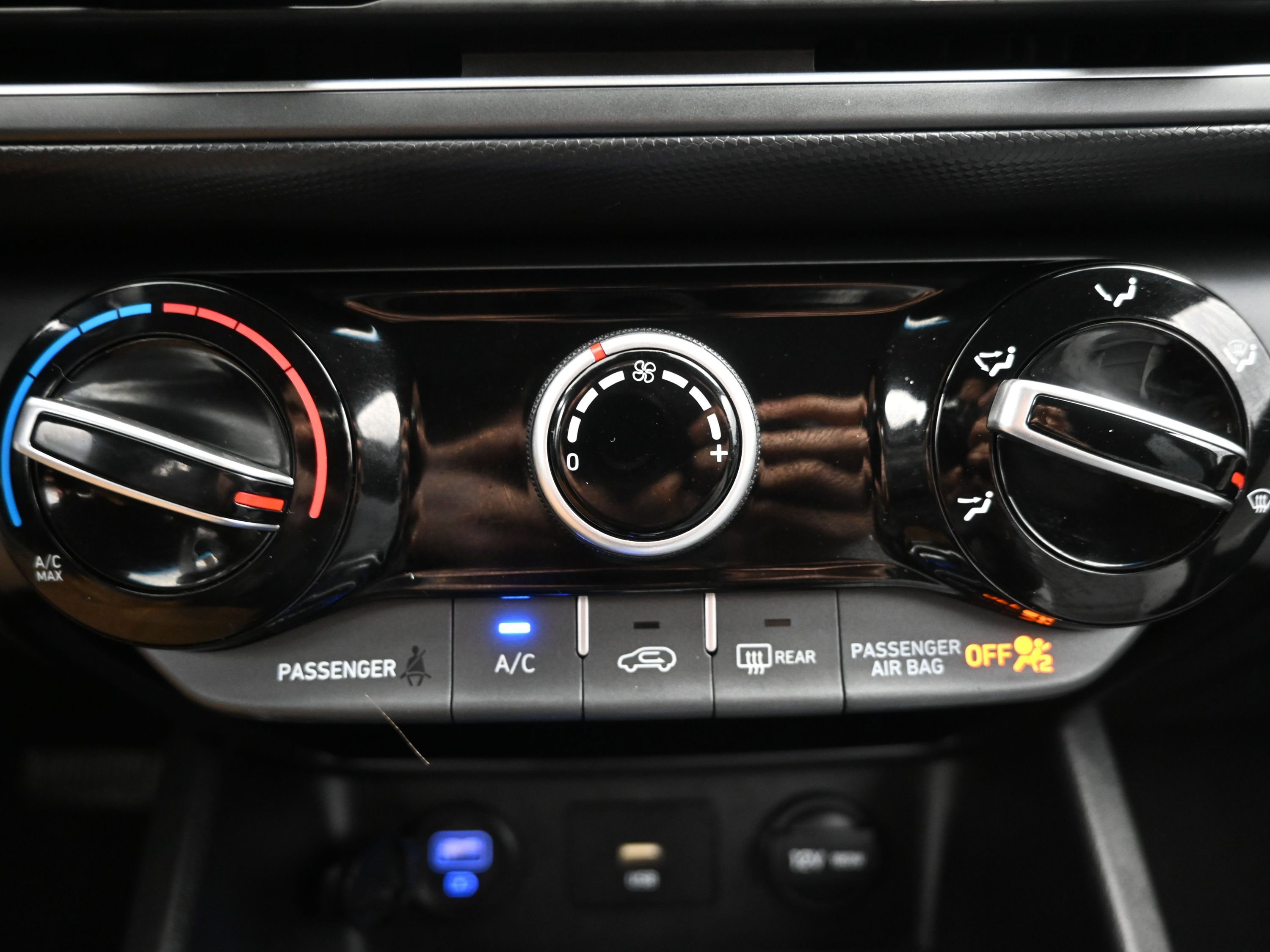 Certified 2022 Hyundai Kona SE image 17