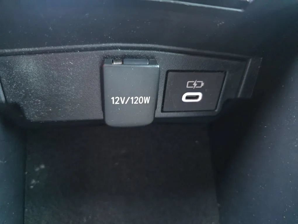 Used 2025 Toyota Corolla SE FWD image 34