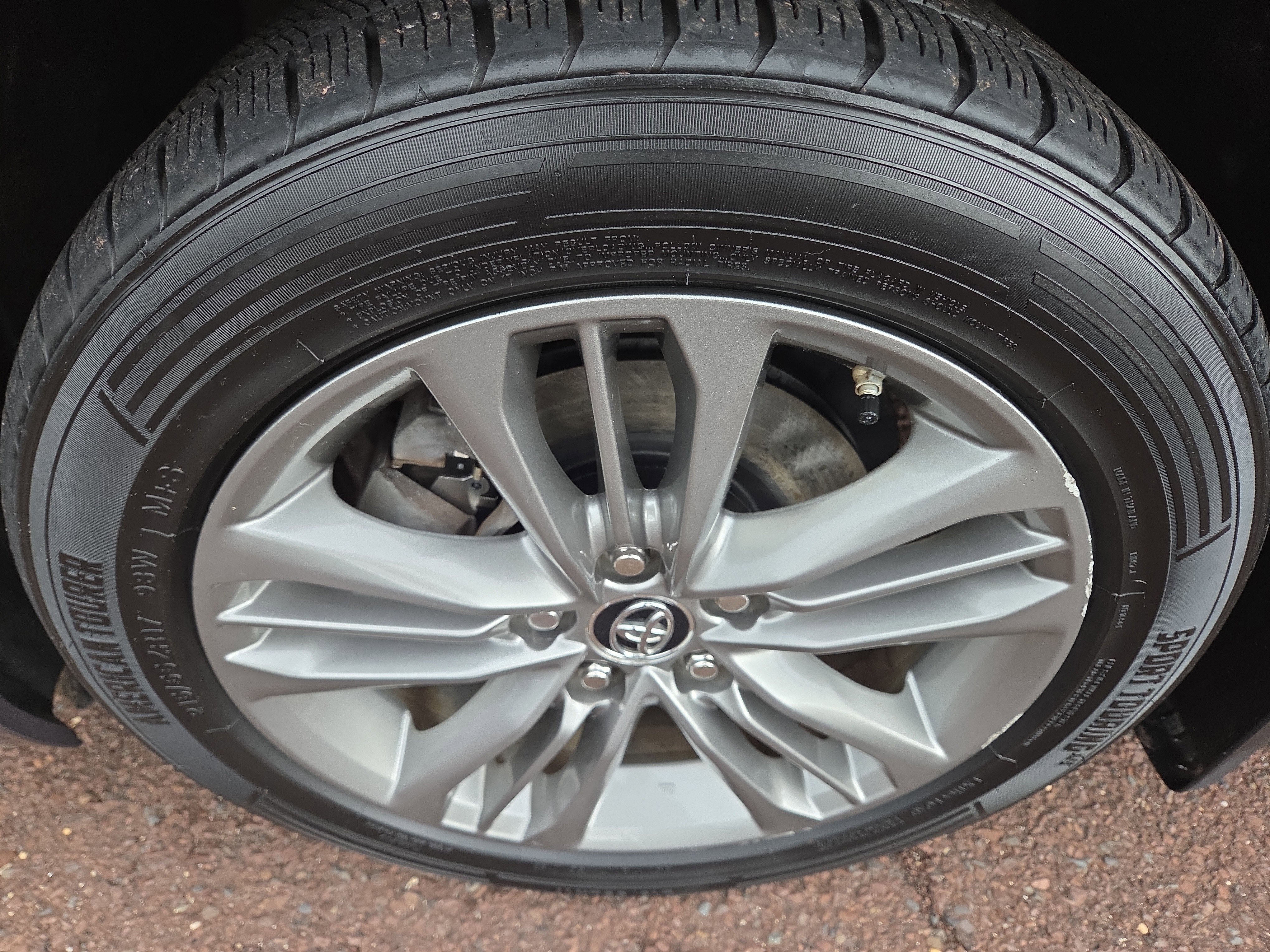 Used 2015 Toyota Camry LE image 12