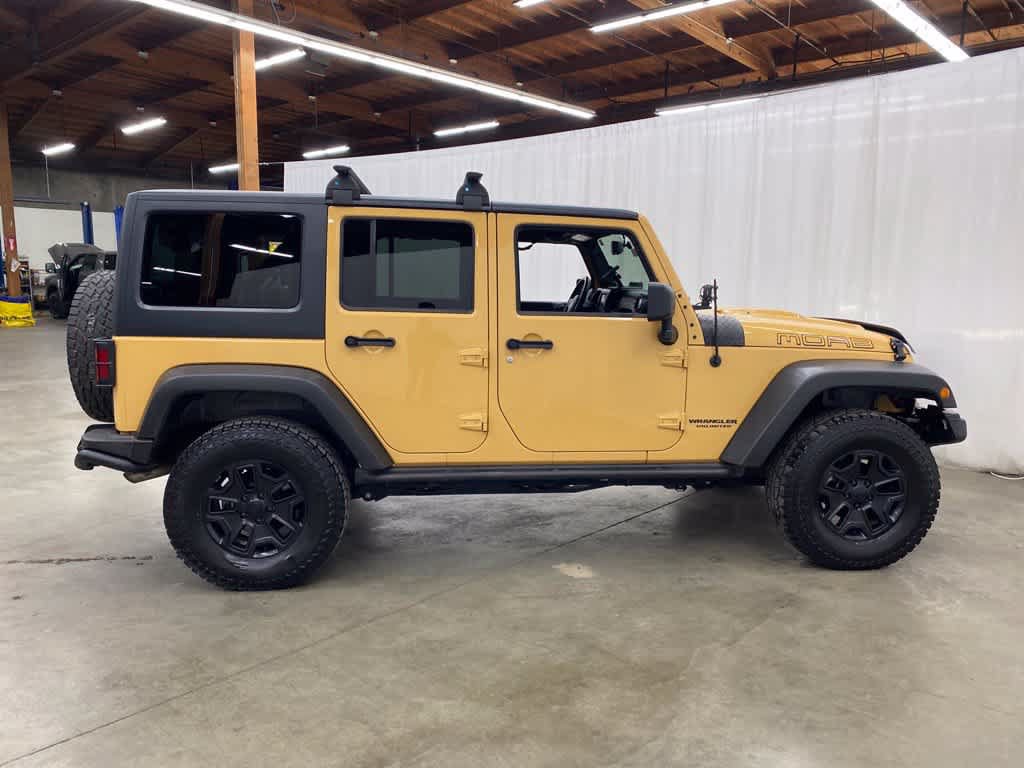 Used 2013 Jeep Wrangler Unlimited Sahara AWD/4WD image 7