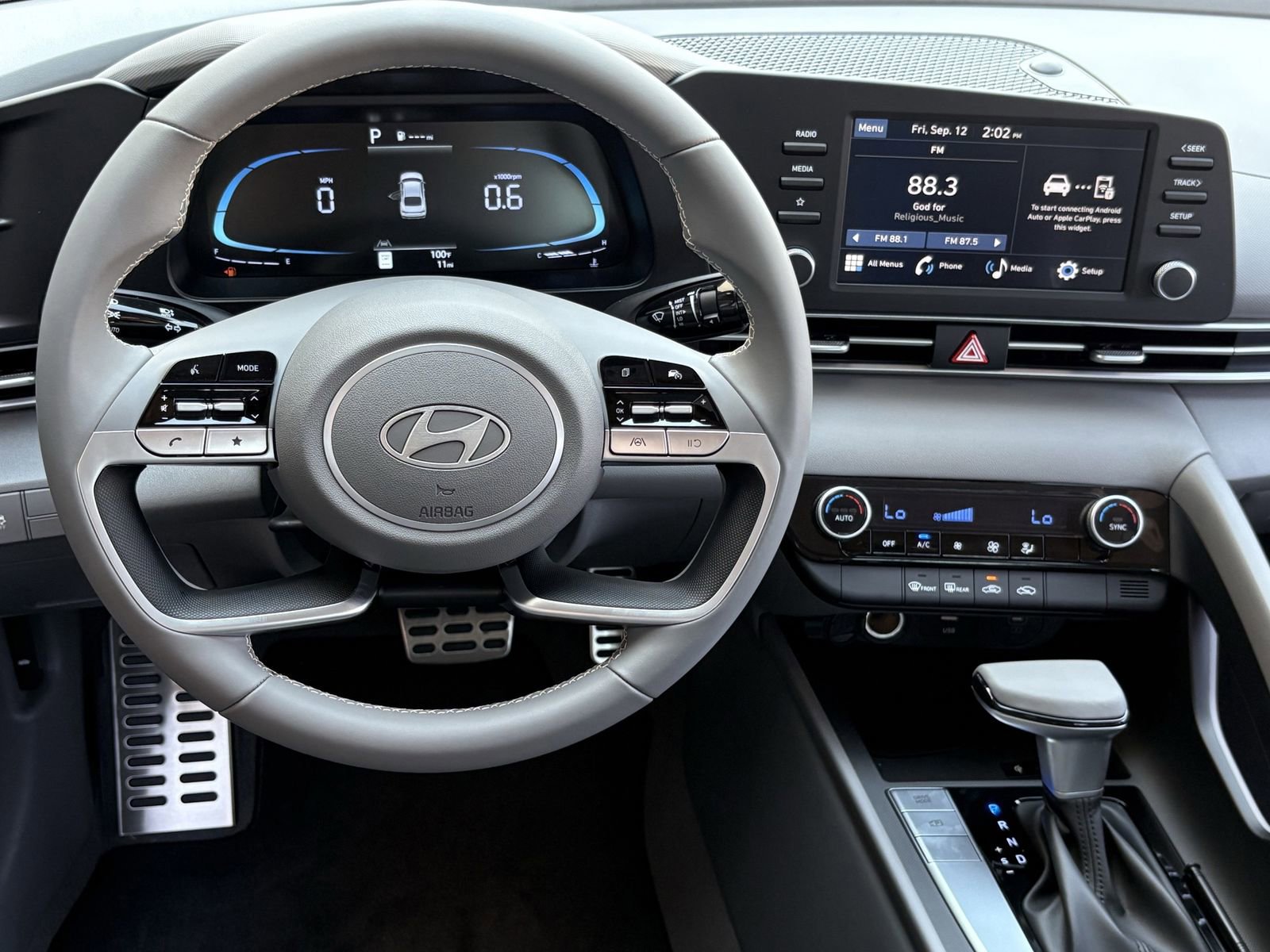 New 2025 Hyundai Elantra Sport image 11