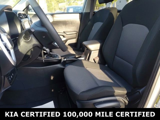 Certified 2025 Kia Soul LX image 18