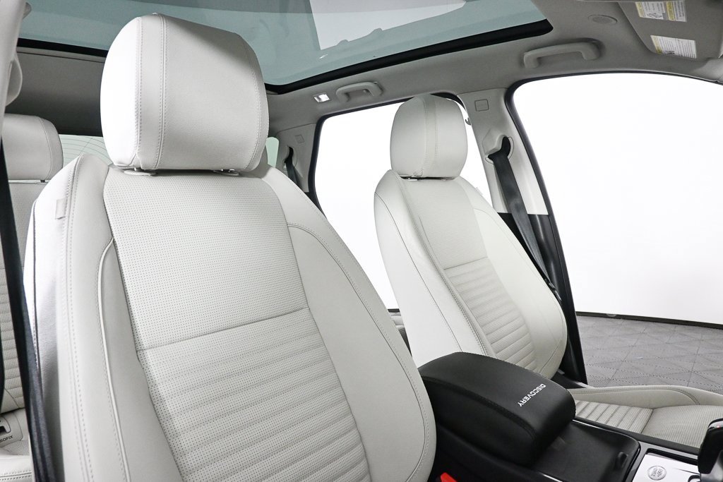 Used 2021 Land Rover Discovery Sport SE image 20